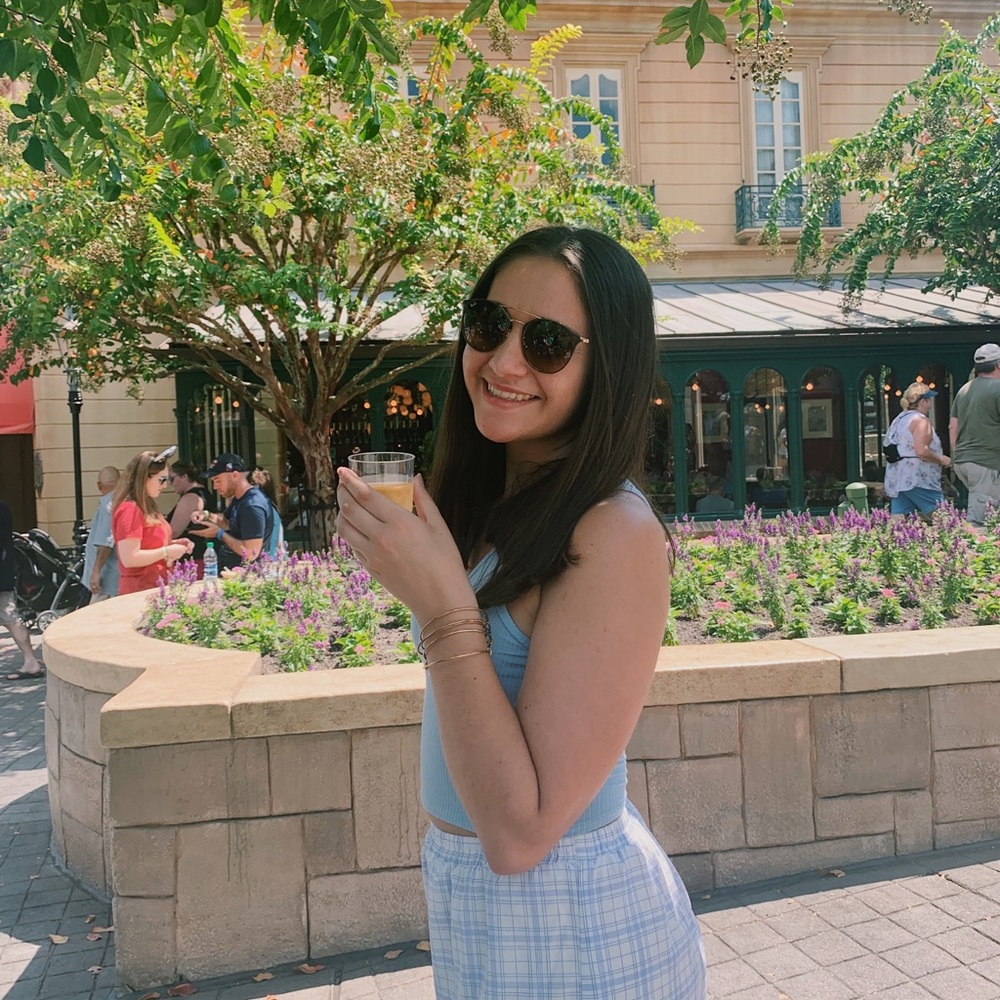 Meet your Posher, Daniella